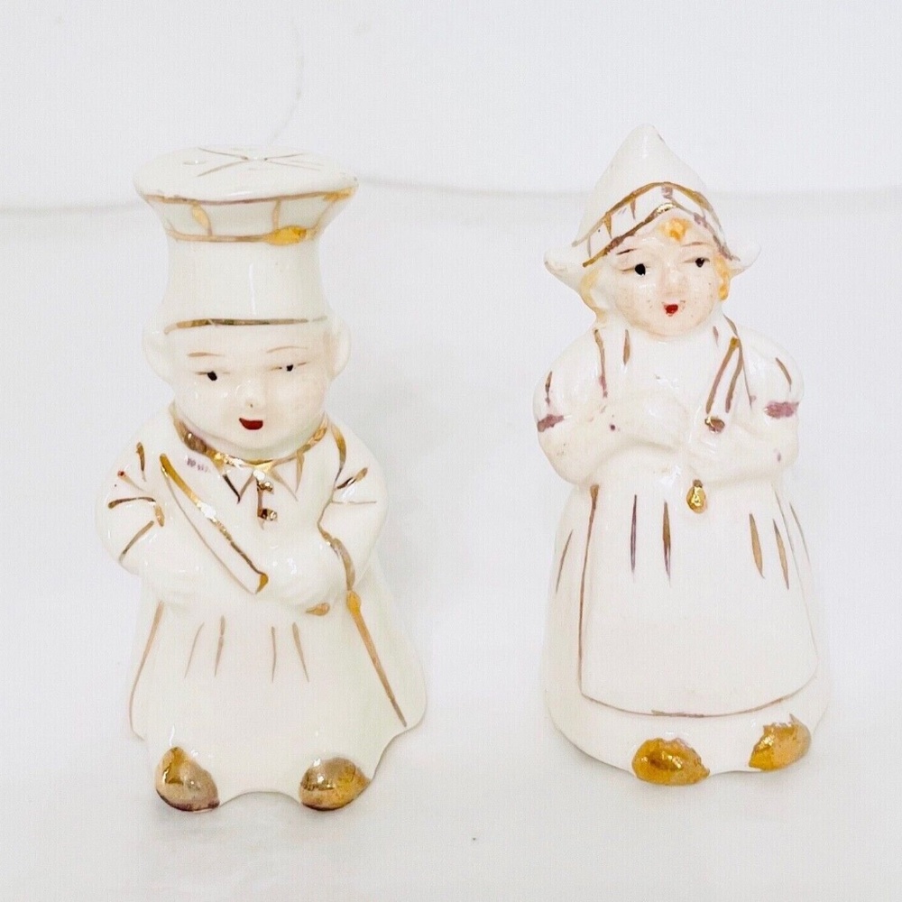 Vintage Dutch Baker/Boy & Girl Ceramic Salt and Pepper Shaker Set Made in Japan